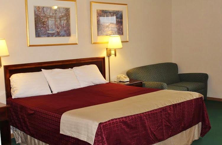 Americas Best Value Inn Knob Noster Phòng bức ảnh