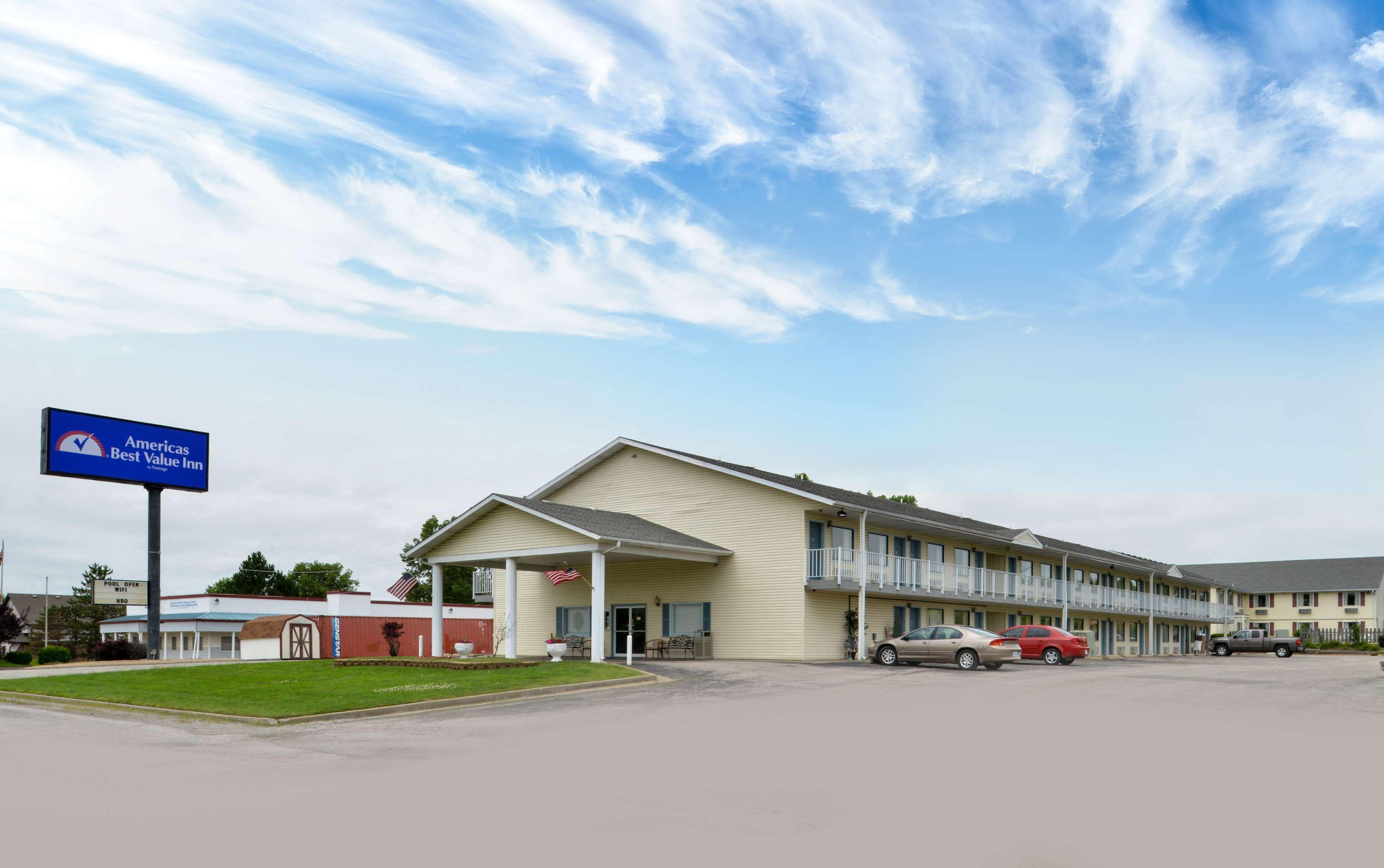 Americas Best Value Inn Knob Noster Ngoại thất bức ảnh