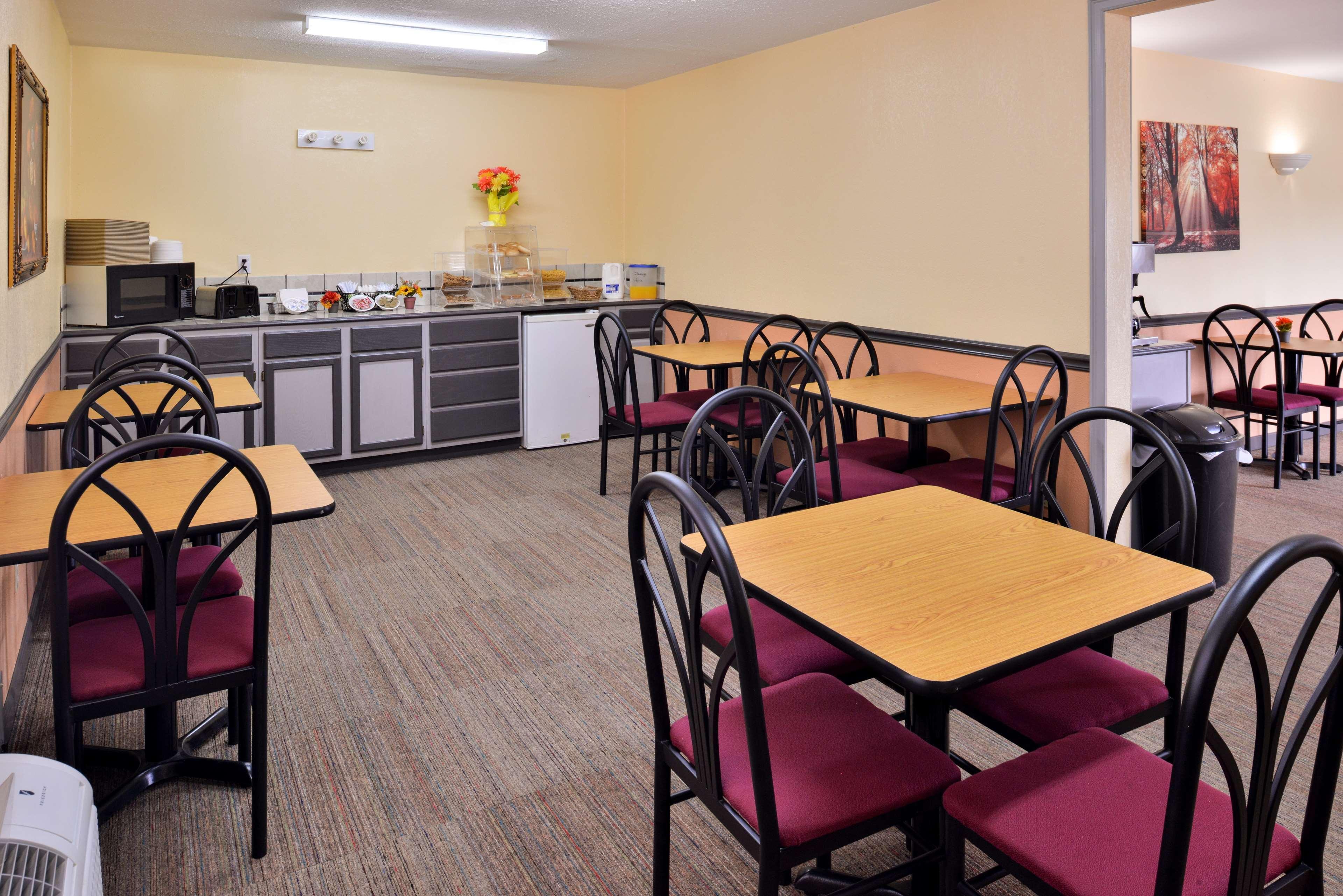 Americas Best Value Inn Knob Noster Ngoại thất bức ảnh